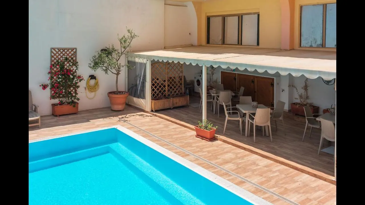 Relaxing Cristal Blu Studio Sleeps 3 Santa Teresa Gallura 0*,  Italy
