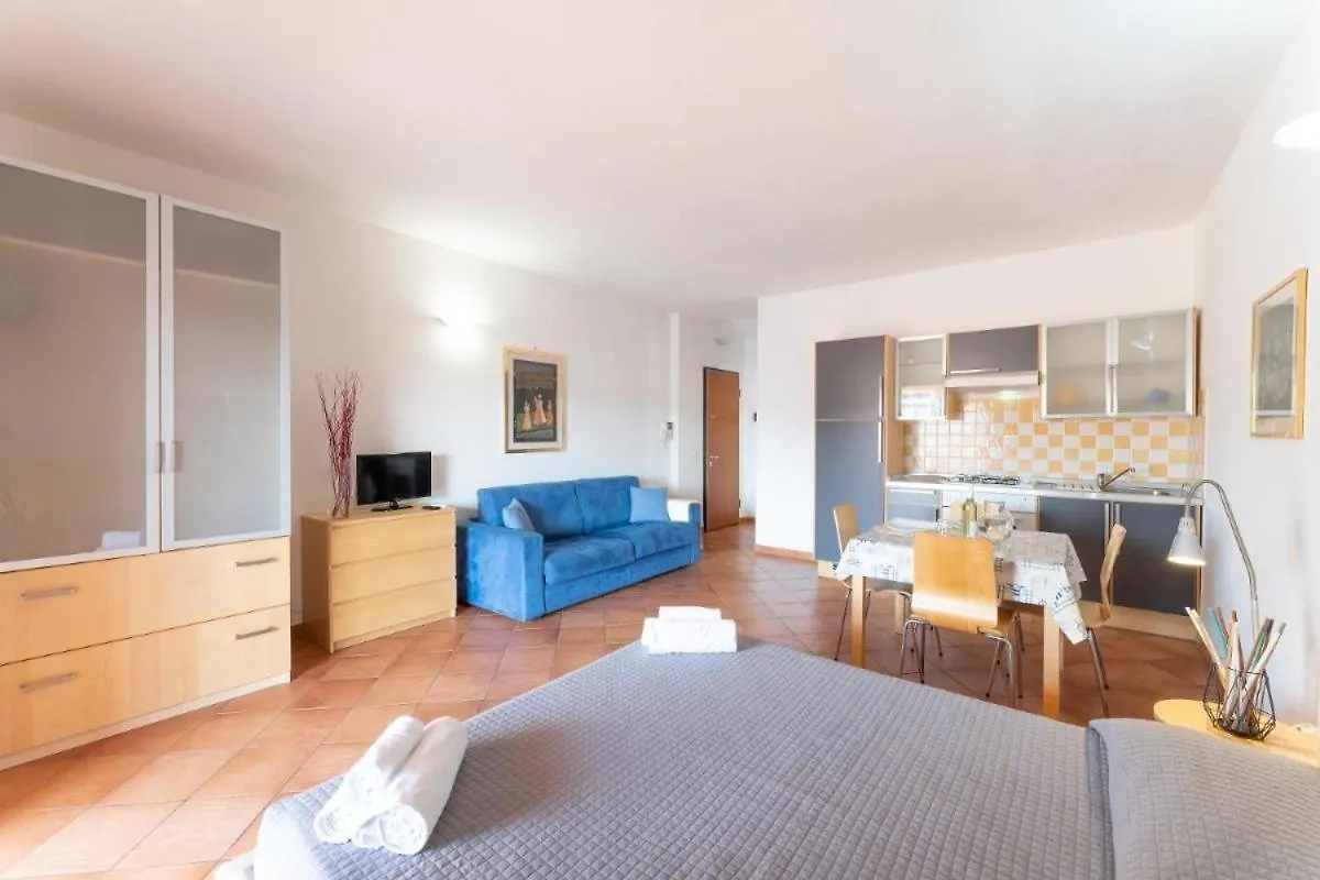 Relaxing Cristal Blu Studio Sleeps 3 Santa Teresa Gallura 0*,  Italy