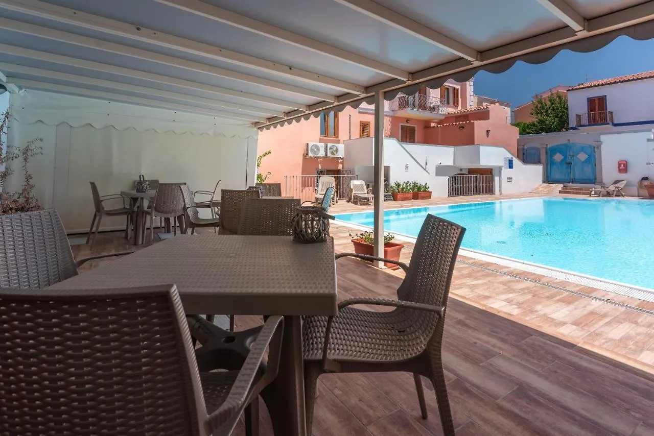 Apartment Relaxing Cristal Blu Studio Sleeps 3 Santa Teresa Gallura