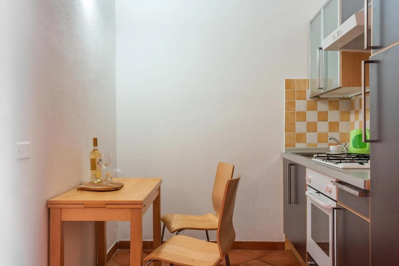 Relaxing Cristal Blu Studio Sleeps 3 Santa Teresa Gallura Apartment