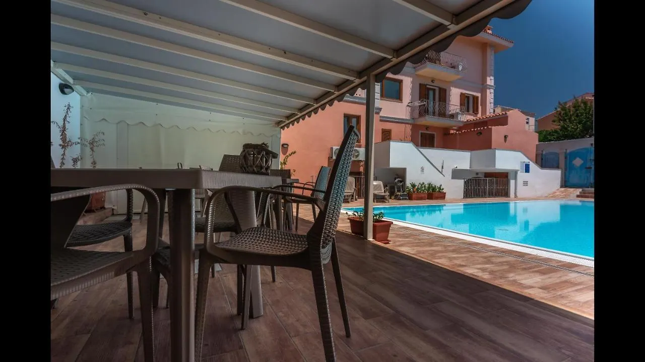 Apartment Relaxing Cristal Blu Studio Sleeps 3 Santa Teresa Gallura Italy