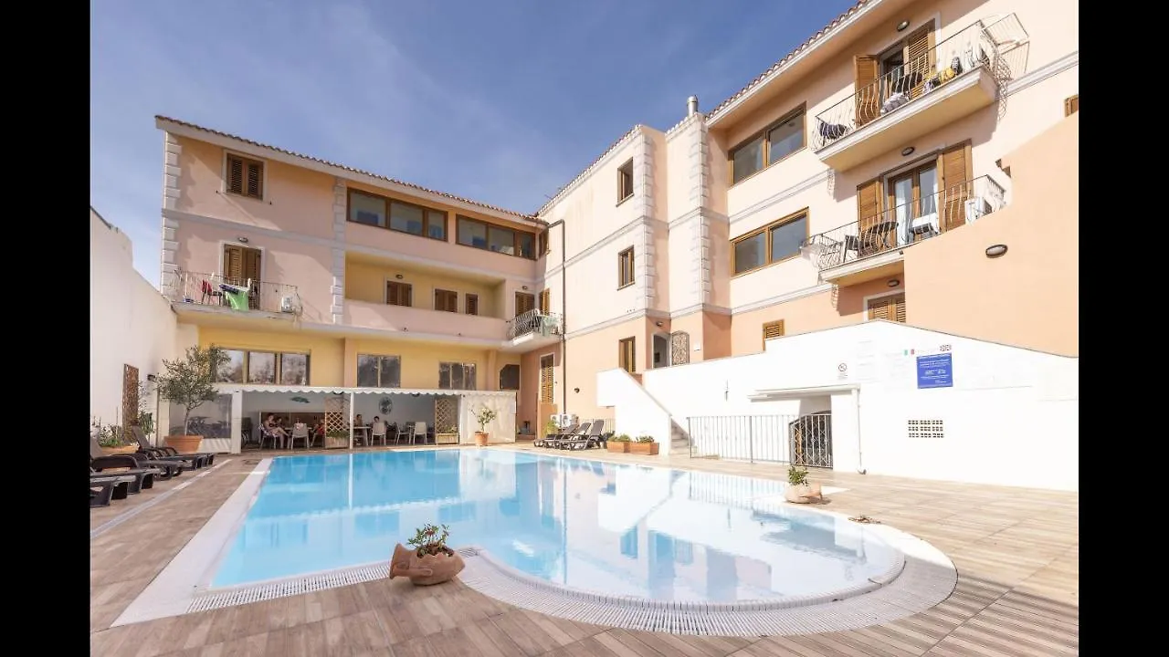 Relaxing Cristal Blu Studio Sleeps 3 Santa Teresa Gallura